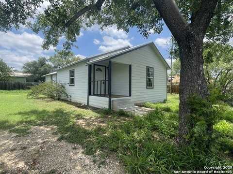509 Brown, Jourdanton, TX 78026