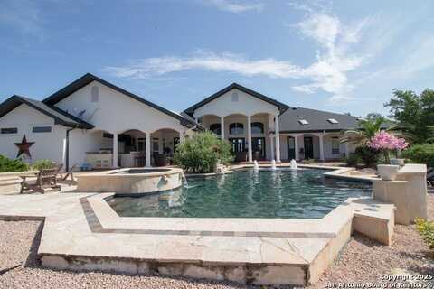 547 Powder Ridge, Luling, TX 78648