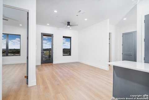 10899 S Hausman Rd, San Antonio, TX 78249
