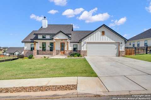 104 Bayberry Ct, La Vernia, TX 78121