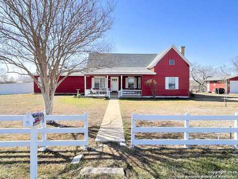 911 Zig Zag, Devine, TX 78016