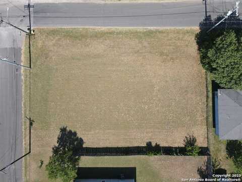 772 Johnson Ave, Seguin, TX 78155