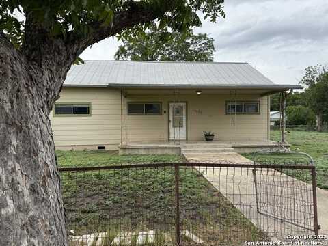 16021 N Front St, La Coste, TX 78039
