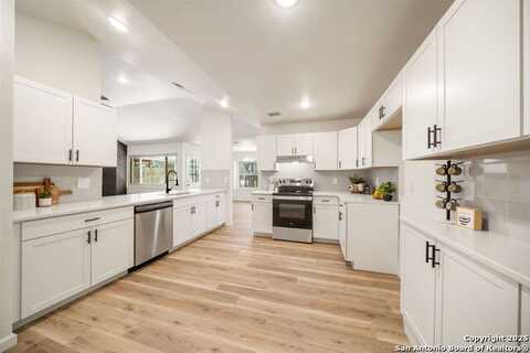 9501 Wildwood Ridge, San Antonio, TX 78250