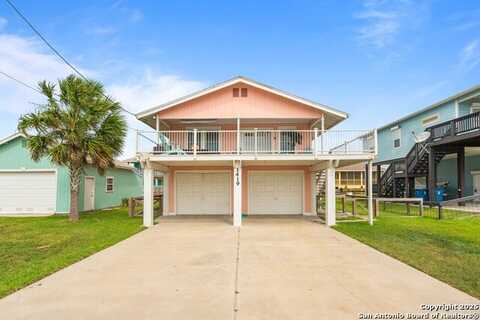 1419 S Magnolia St, Rockport, TX 78382