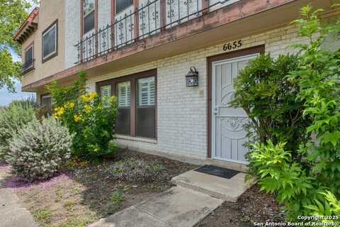 6655 Crown Rdg, San Antonio, TX 78239