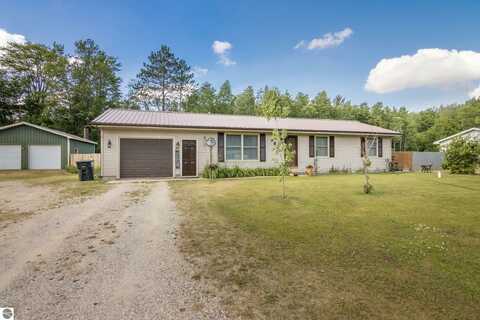 7021 WILLOW, CADILLAC, MI 49601