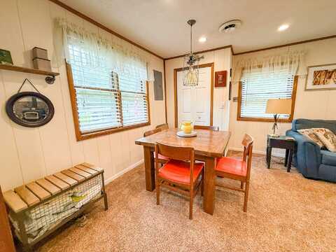 122 PINEWOOD AVENUE, HOUGHTON LAKE, MI 48629