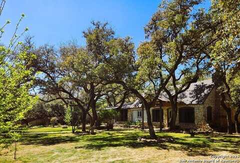 9810 Park Dr, Helotes, TX 78023