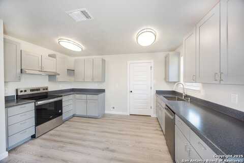 10707 Shaenview, San Antonio, TX 78254