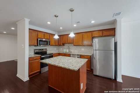 100 Lorenz Rd, San Antonio, TX 78209