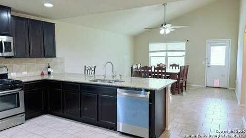 11514 Tiger Woods, San Antonio, TX 78221