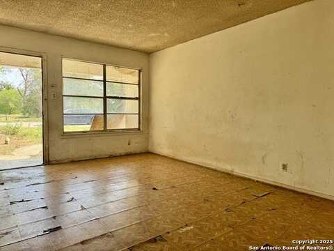 607 Dorie St, San Antonio, TX 78220