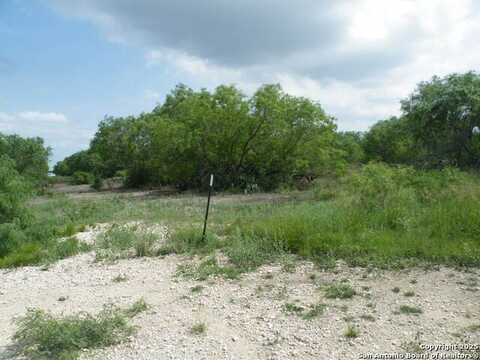Pr Mia, Floresville, TX 78114