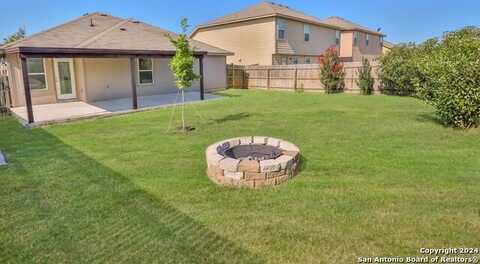 1560 gateshead, Seguin, TX 78155
