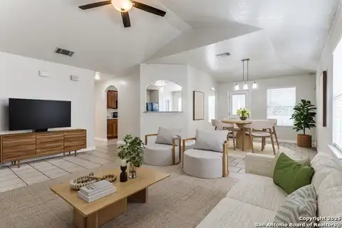 7954 Mainland Woods, San Antonio, TX 78250