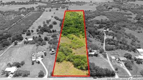 699 McKnight, Seguin, TX 78155