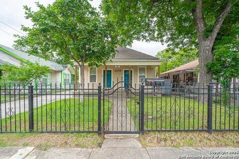 2310 W Houston St, San Antonio, TX 78207