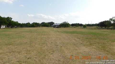 210 Deer Run, Pleasanton, TX 78064