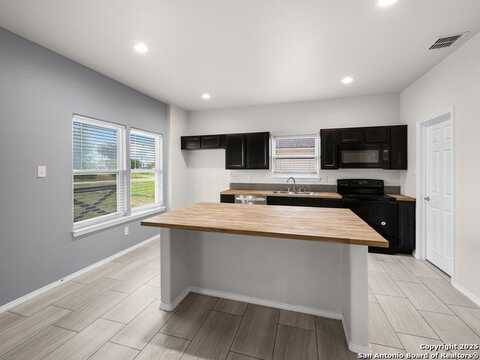 731 Cimarron, Spring Branch, TX 78070