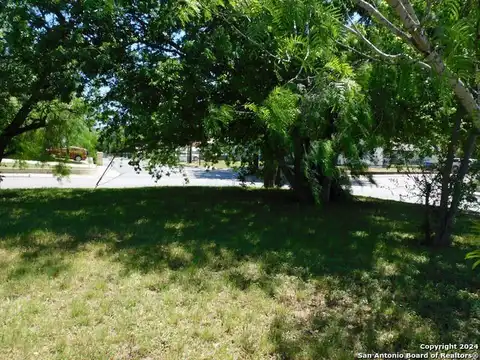 3827 Bay, San Antonio, TX 78237