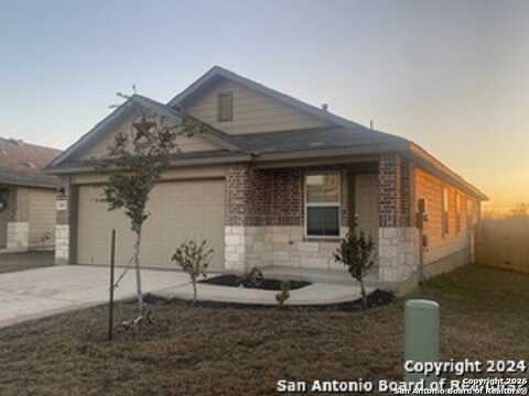 345 Middle Green, Floresville, TX 78114