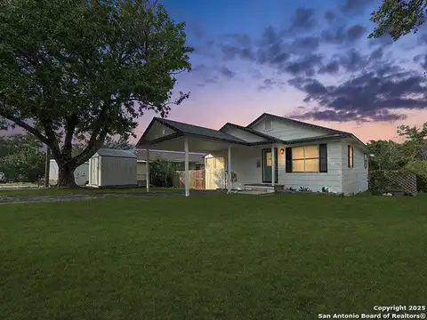 1412 Laurie, Canyon Lake, TX 78133