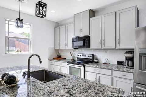 9131 Canter Horse, San Antonio, TX 78254