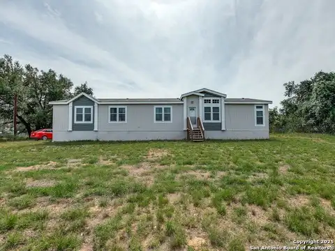 188 Camryn, Poteet, TX 78065