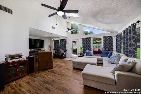 713 Fawndale, Windcrest, TX 78239