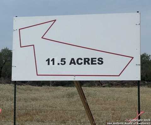 1404 US Highway 87 W, Stockdale, TX 78160