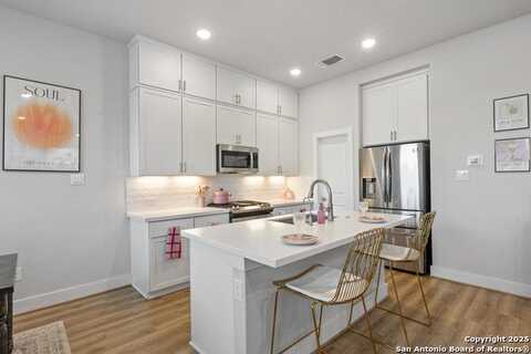 8851 Oakland Rd Unit 10, San Antonio, TX 78240