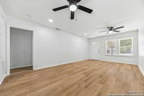 367 Babcock, San Antonio, TX 78201