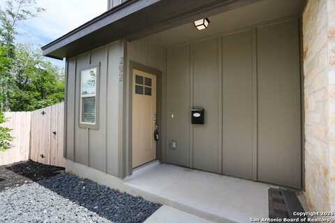 810 S Walters, San Antonio, TX 78203