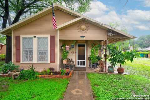 601 Berlin, Castroville, TX 78009