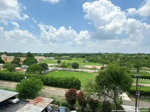 7039 SAN PEDRO AVE, San Antonio, TX 78216