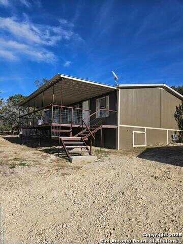 1021 13th, Lakehills, TX 78063
