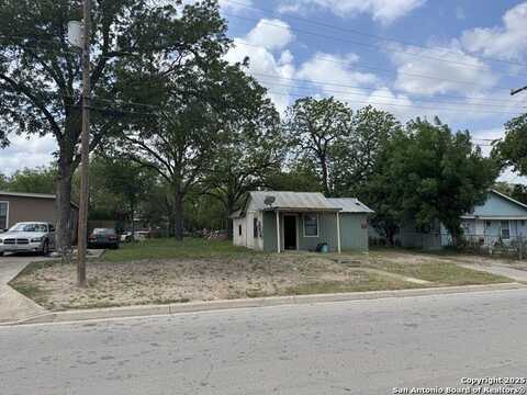 212 E Doughty, Uvalde, TX 78801