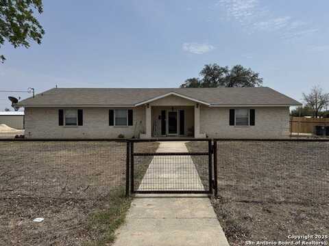 314 US Highway 57, La Pryor, TX 78872
