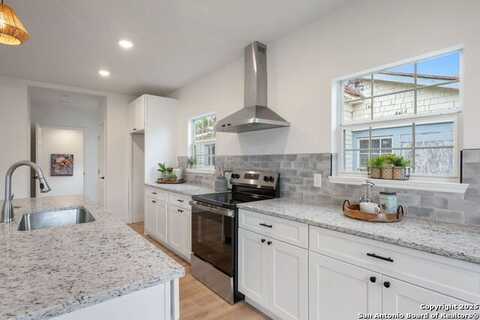 2035 Martin Luther King, San Antonio, TX 78203