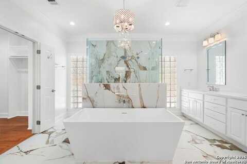 107 Haverhill, San Antonio, TX 78209