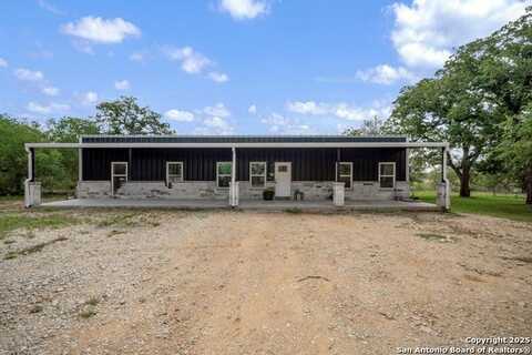 332 County Road 423, Stockdale, TX 78160