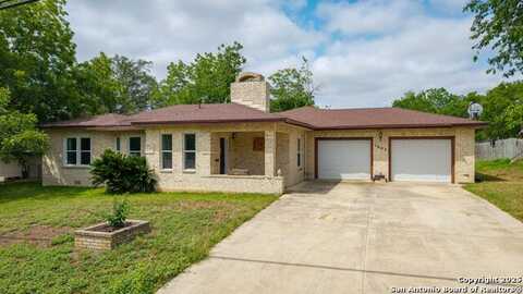 1607 7th, Floresville, TX 78114