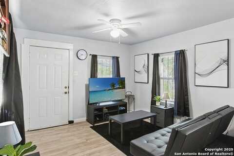 1105 Delgado St, San Antonio, TX 78207