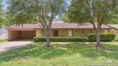 937 Elsik, Seguin, TX 78155