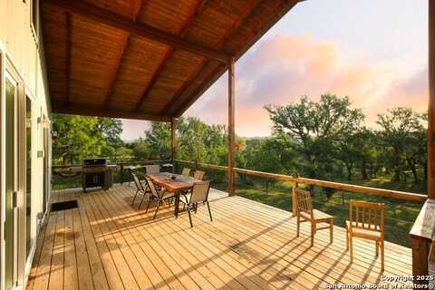 797 Glendale RD, SPICEWOOD, TX 78669