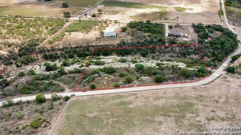 613 county road 441, Hondo, TX 78861