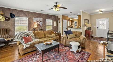 1355 Lasso, Canyon Lake, TX 78133