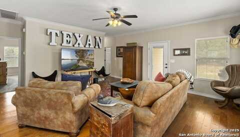 1355 Lasso, Canyon Lake, TX 78133