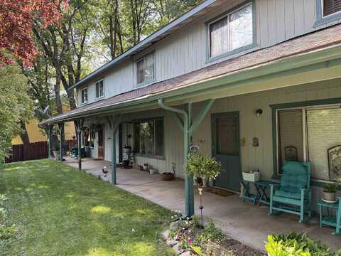 809B Caroline Ave, Mount Shasta, CA 96067